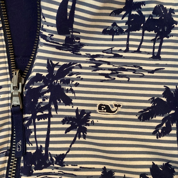 EUC Vineyard Vines reversible bomber jacket - Picture 6 of 7